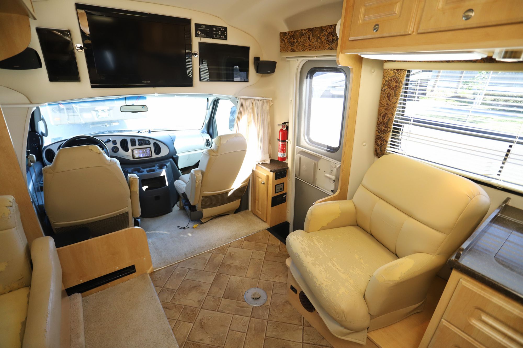 Used 2010 Coach House Platinum 271 XL Class C  For Sale