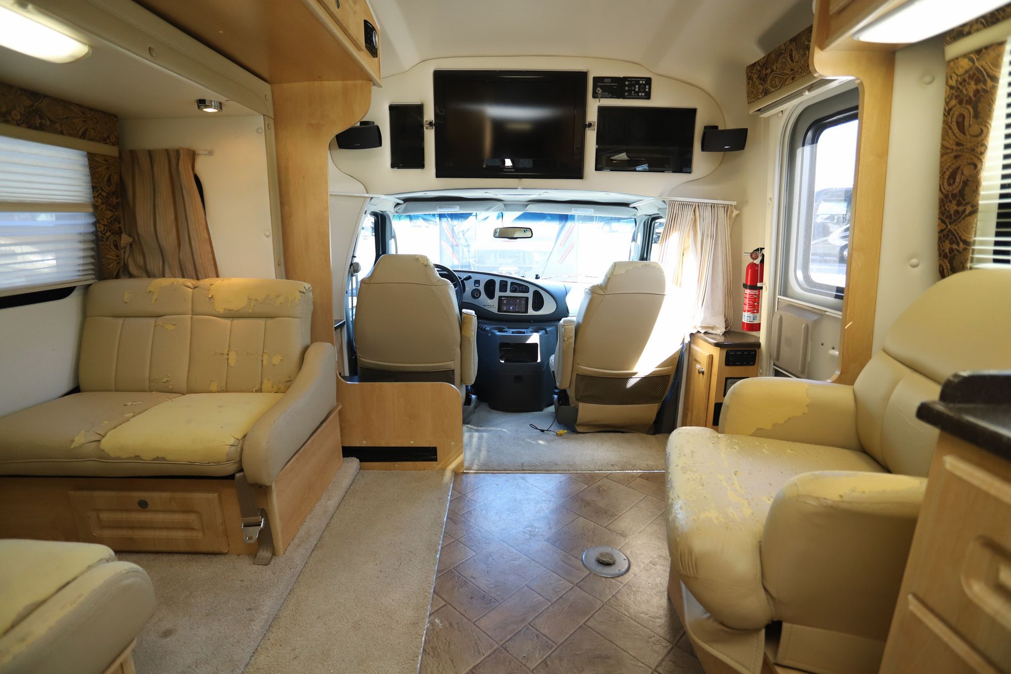 Used 2010 Coach House Platinum 271 XL Class C  For Sale