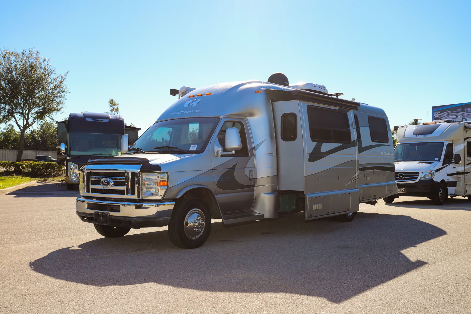 Used 2010 Coach House Platinum 271 XL Class C  For Sale