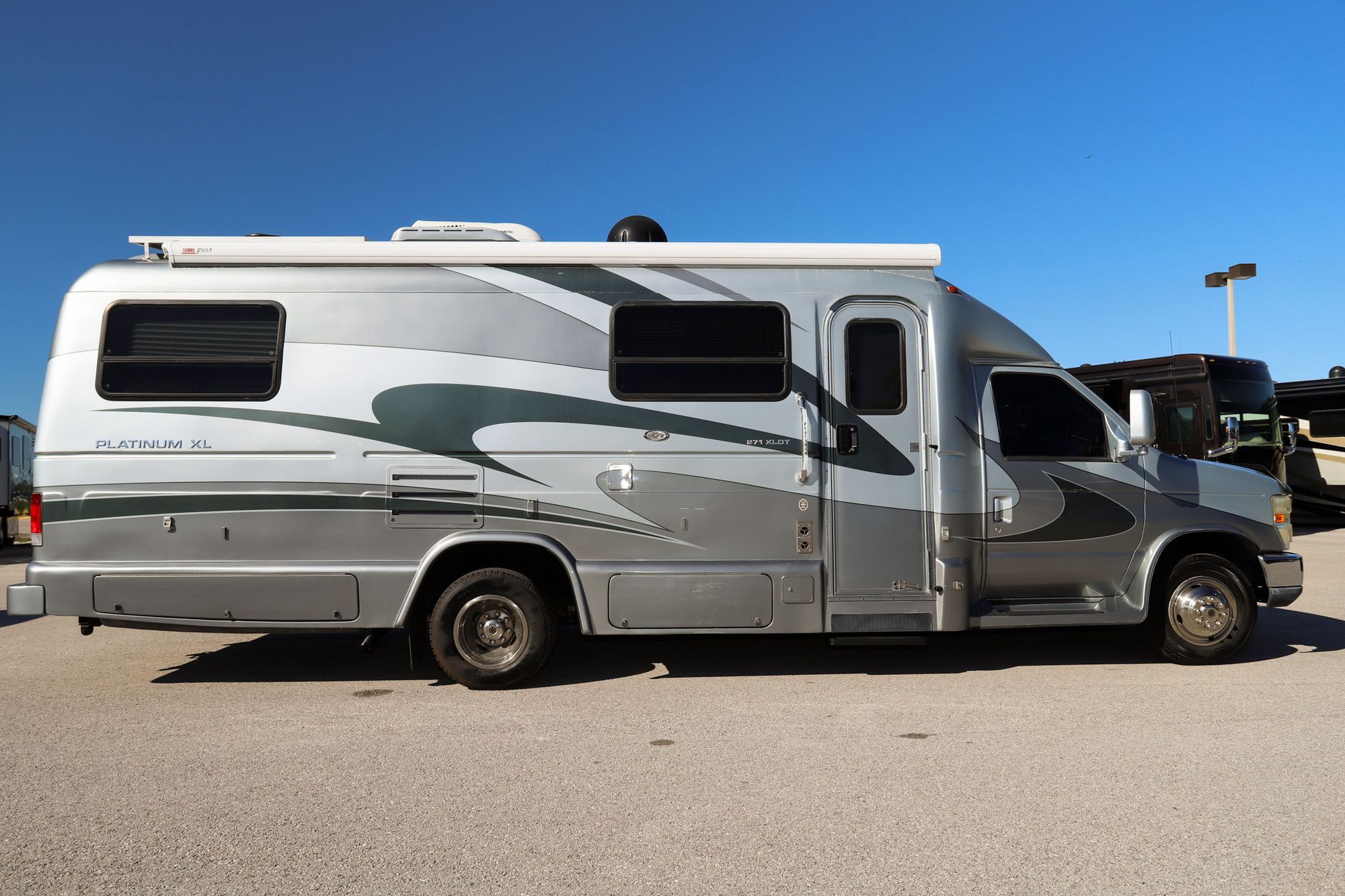 Used 2010 Coach House Platinum 271 XL Class C  For Sale