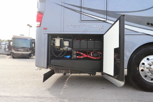 2022 Newmar Mountain Aire 4535