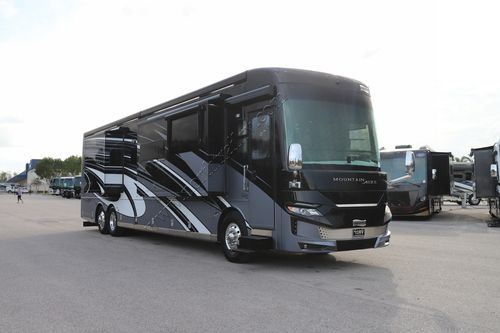 2022 Newmar Mountain Aire 4535