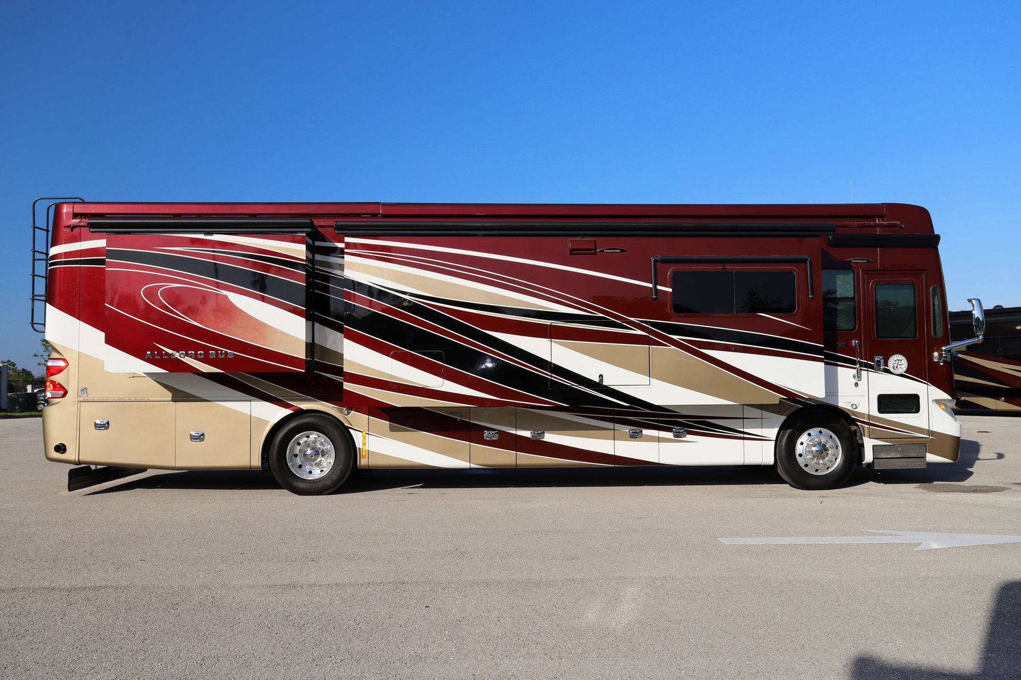 Used 2016 Tiffin Motor Homes Allegro Bus 37AP Class A  For Sale