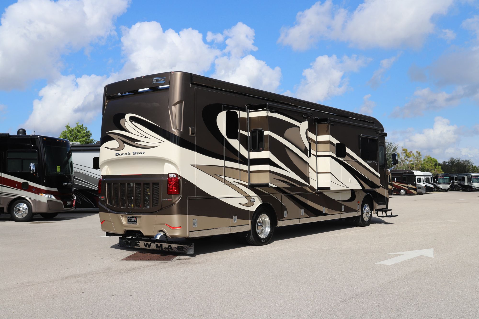 Used 2017 Newmar Dutch Star 3736 Class A  For Sale