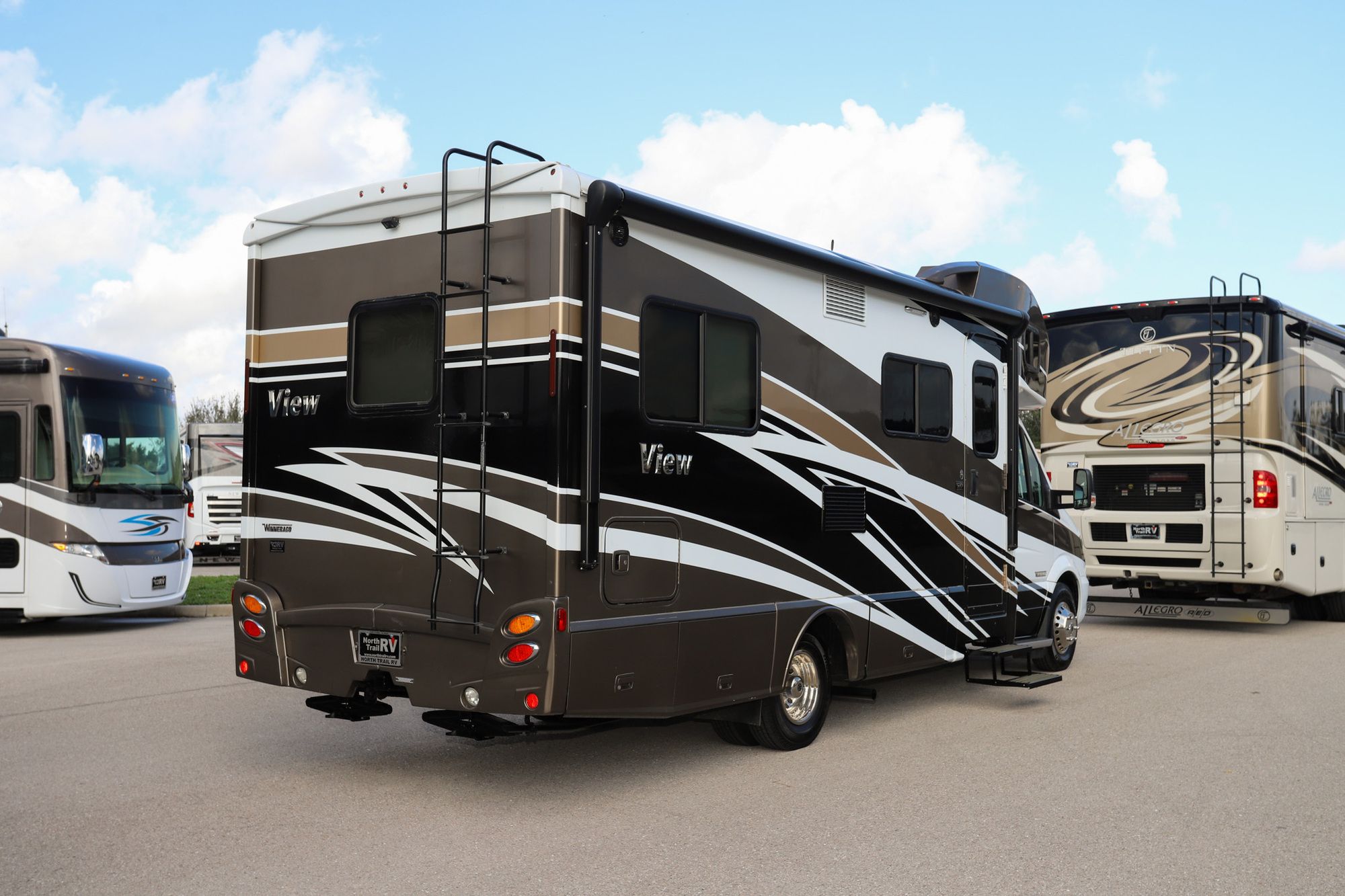 Used 2017 Winnebago View 24V Class C  For Sale