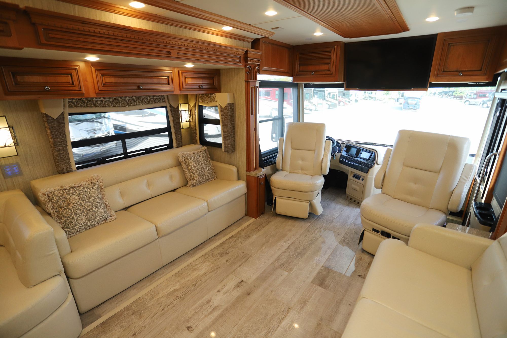 Used 2017 Newmar Dutch Star 3736 Class A  For Sale