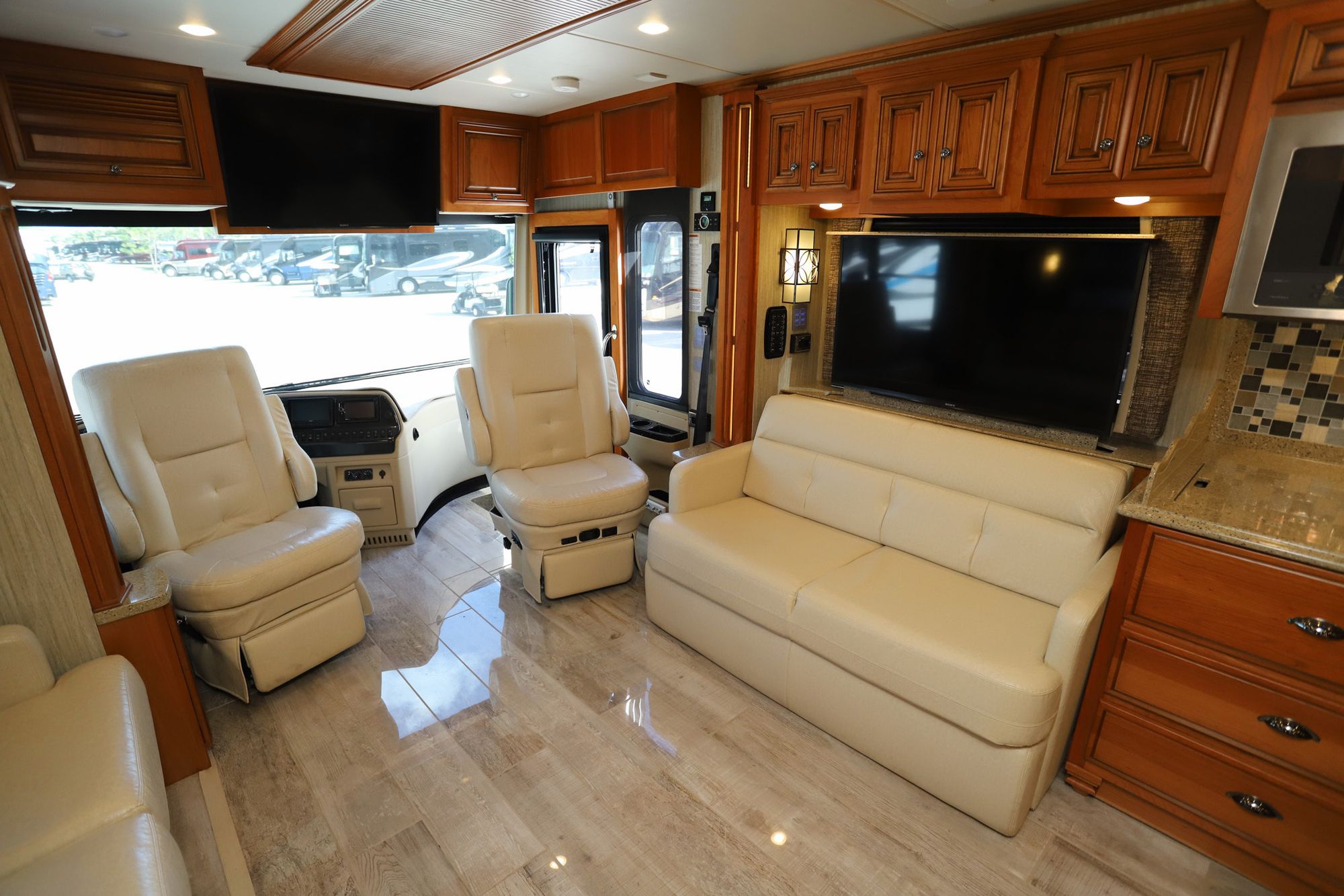 Used 2017 Newmar Dutch Star 3736 Class A  For Sale