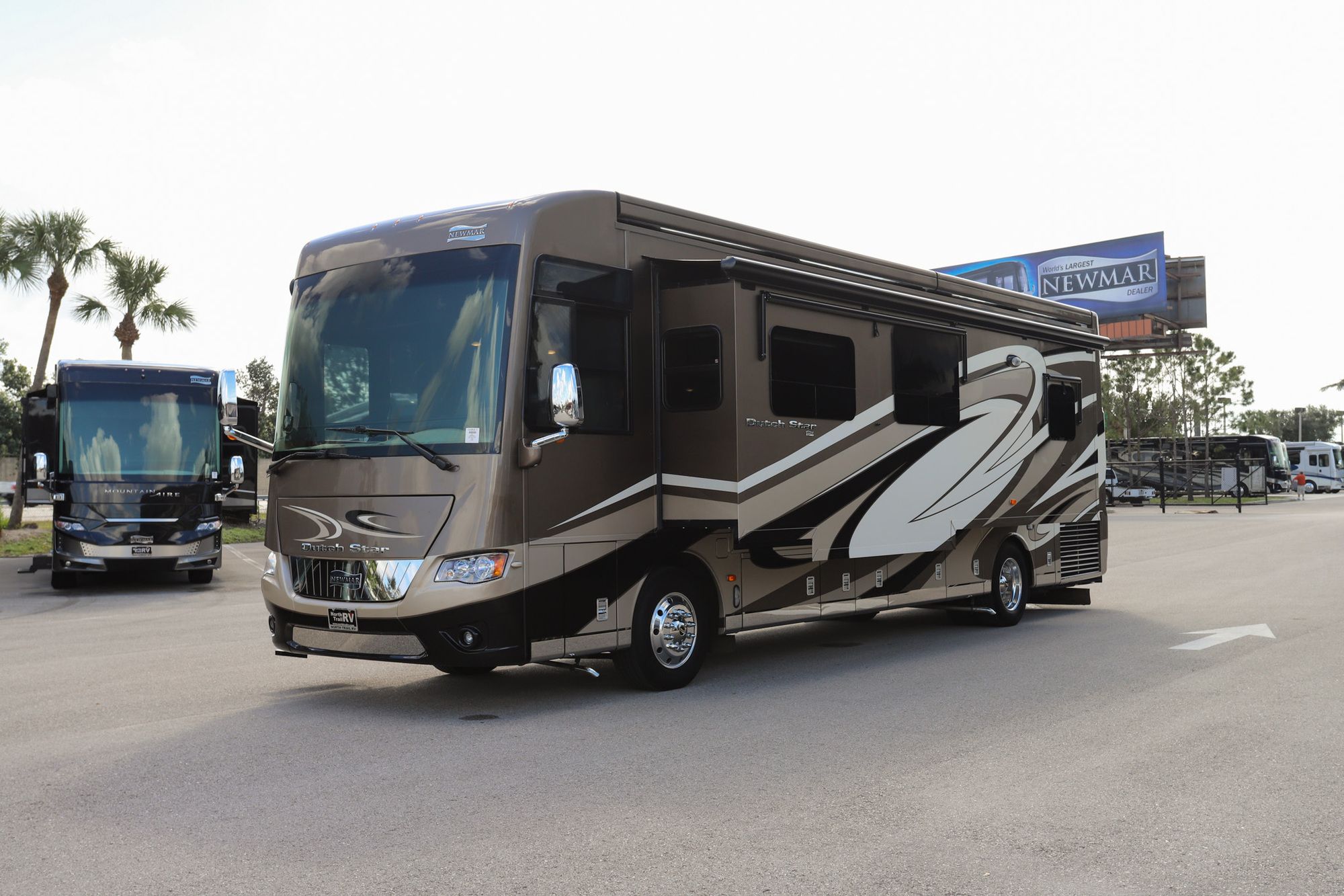 Used 2017 Newmar Dutch Star 3736 Class A  For Sale