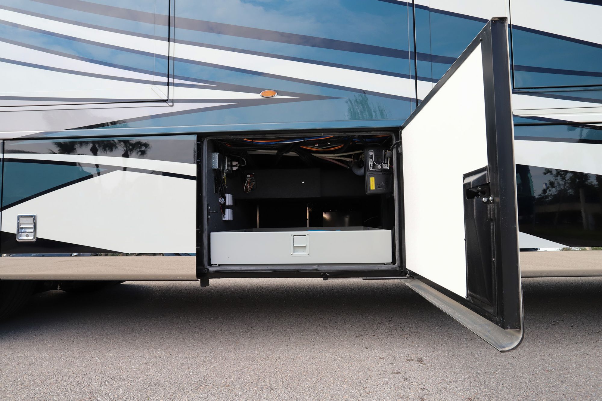 New 2023 Newmar Dutch Star 4370 Class A  For Sale