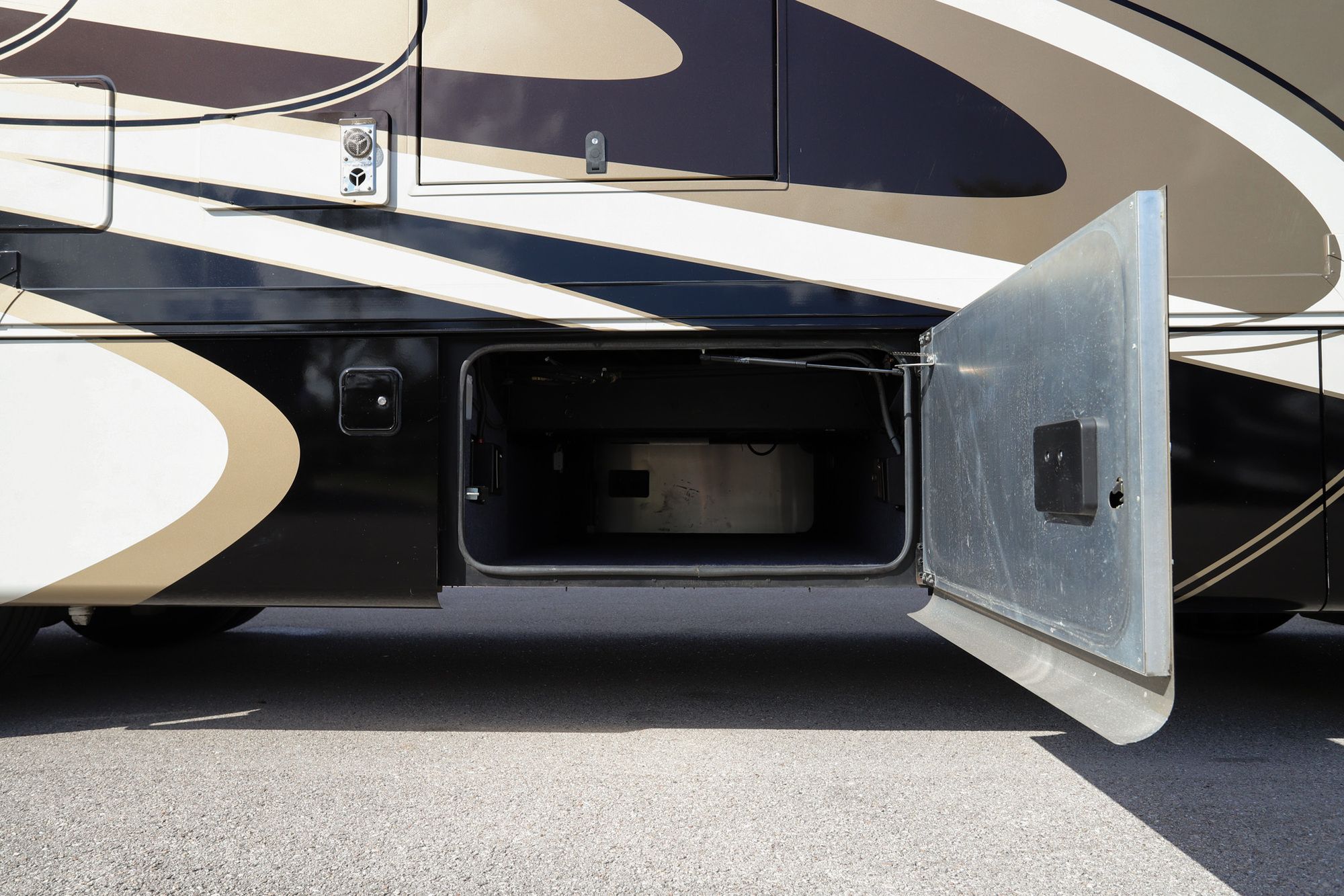 Used 2017 Tiffin Motor Homes Allegro Red 33AA Class A  For Sale