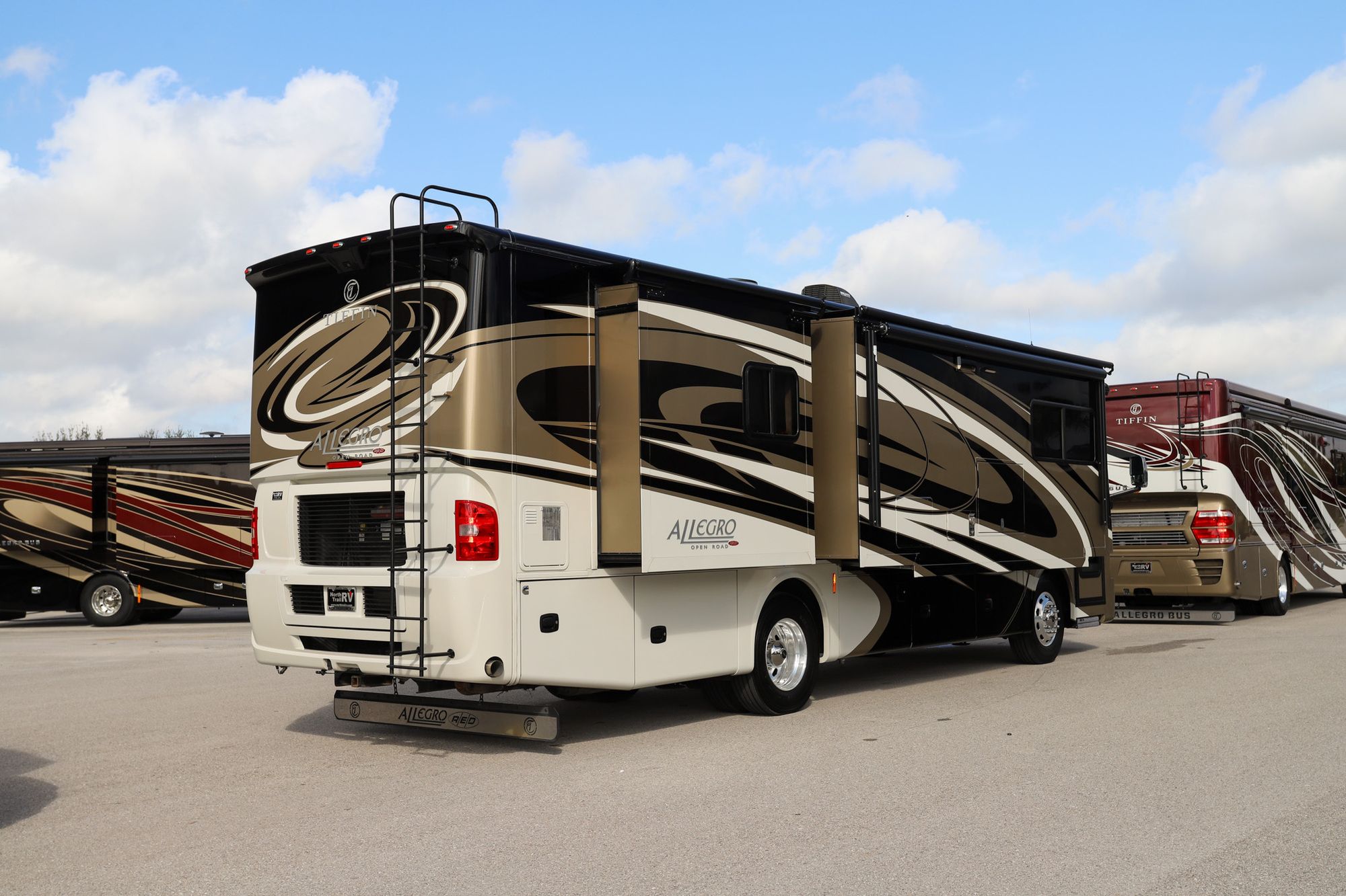 Used 2017 Tiffin Motor Homes Allegro Red 33AA Class A  For Sale