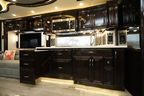 2022 Newmar Essex 4551