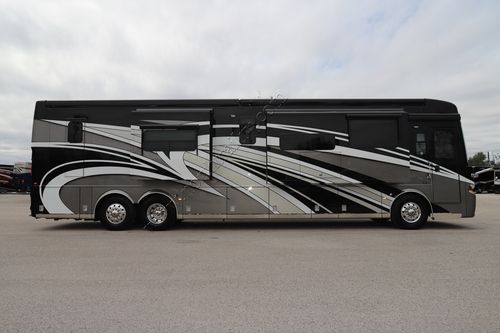 2022 Newmar Essex 4551