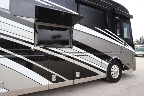 2022 Newmar Essex 4551