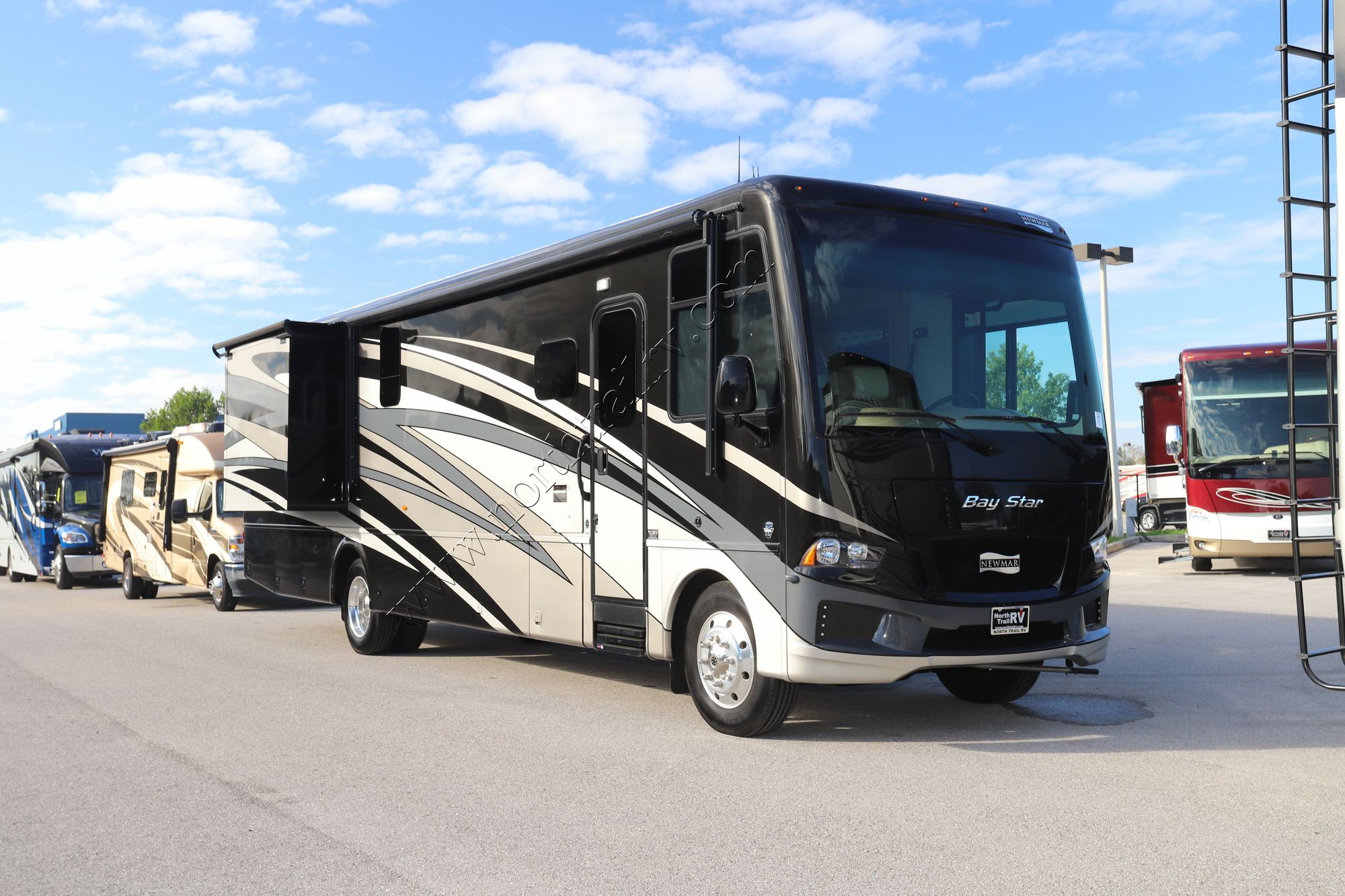 Used 2020 Newmar Bay Star 3609 Class A  For Sale
