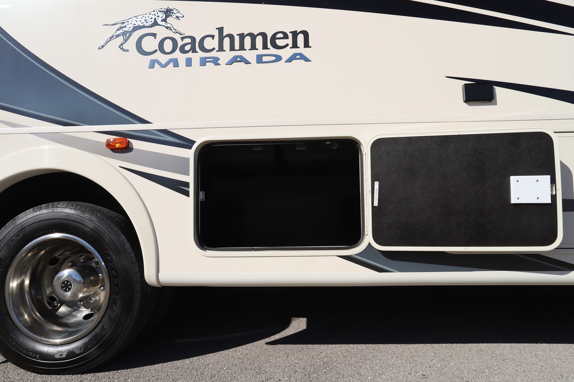 Used 2021 Coachmen Mirada 32SS Class A  For Sale