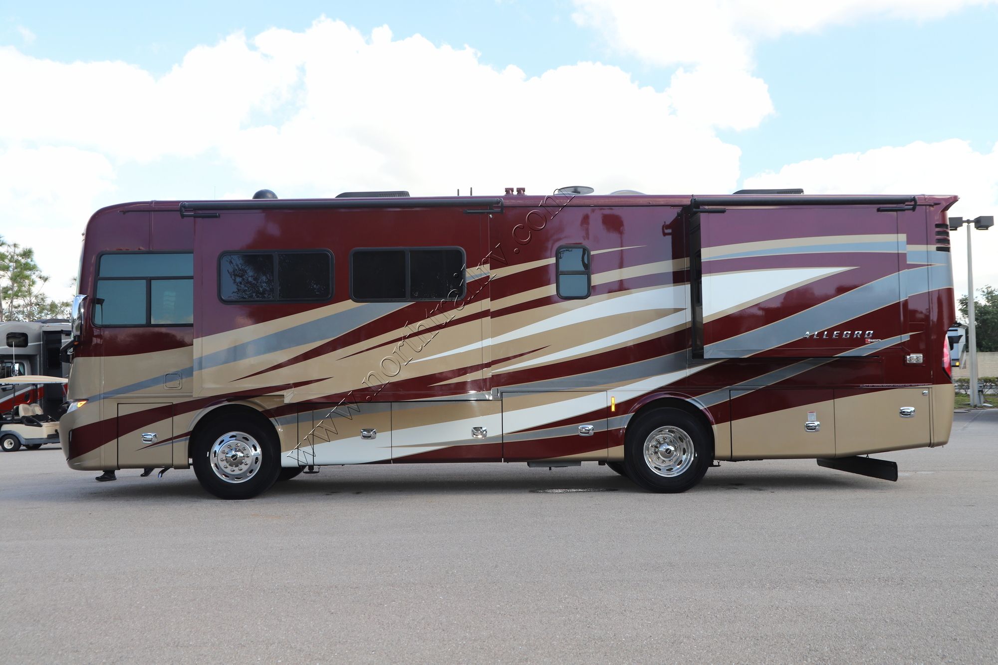 Used 2018 Tiffin Motor Homes Allegro Red 33AA Class A  For Sale