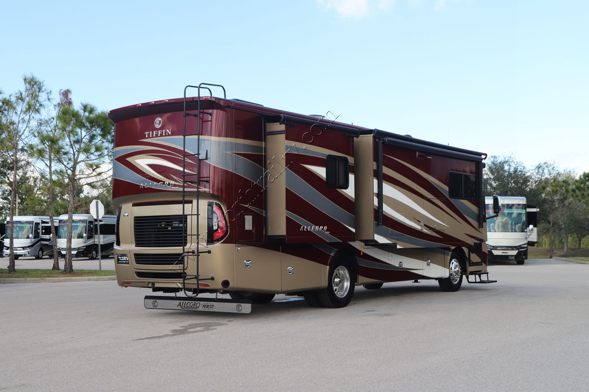 Used 2018 Tiffin Motor Homes Allegro Red 33AA Class A  For Sale