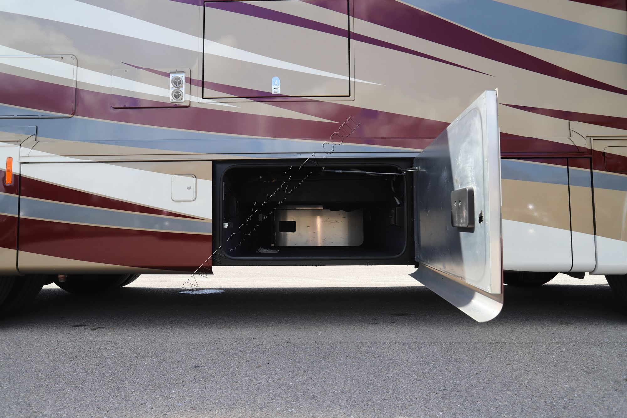 Used 2018 Tiffin Motor Homes Allegro Red 33AA Class A  For Sale