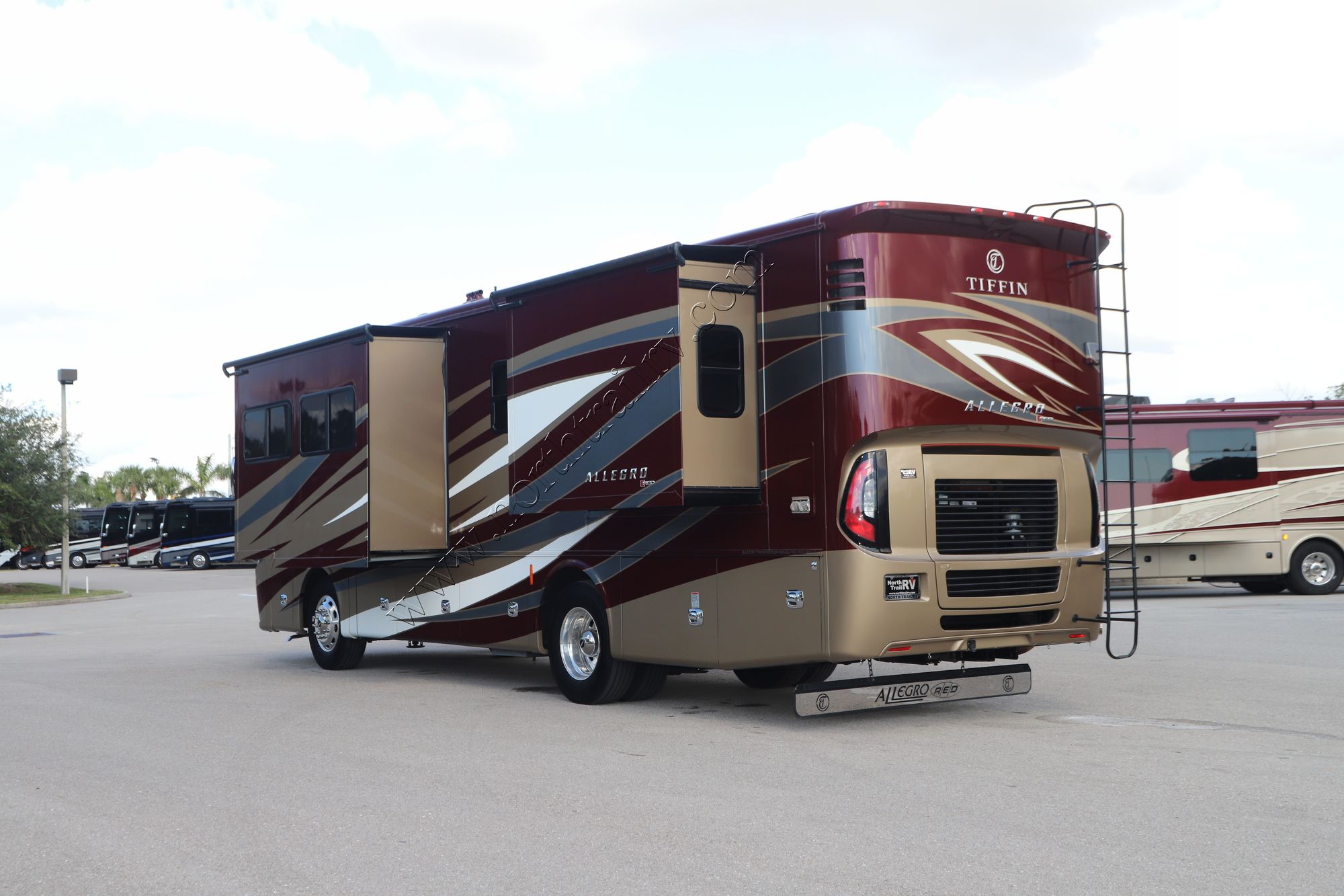 Used 2018 Tiffin Motor Homes Allegro Red 33AA Class A  For Sale