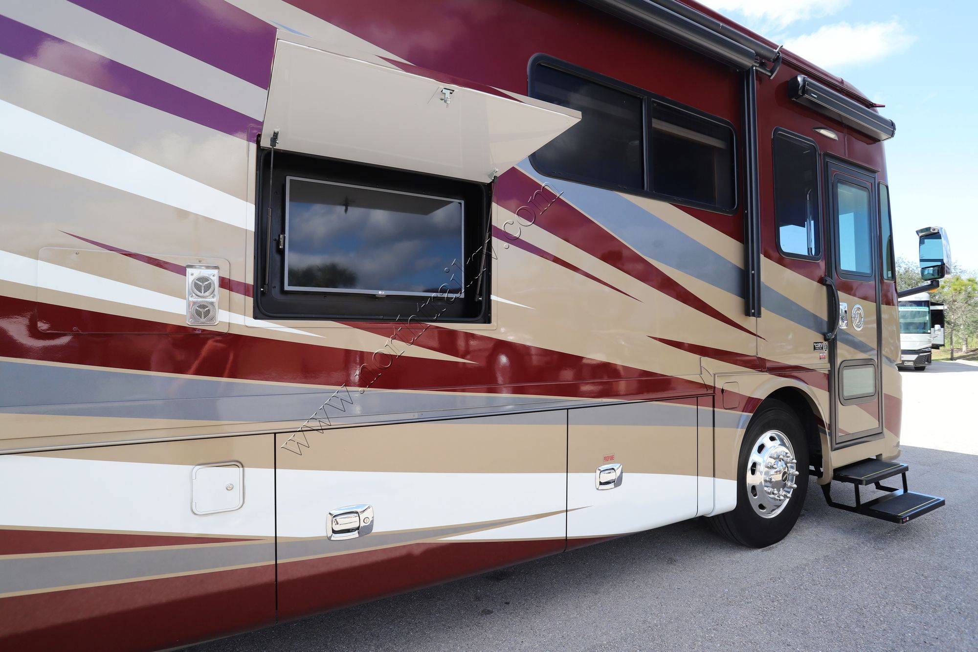 Used 2018 Tiffin Motor Homes Allegro Red 33AA Class A  For Sale