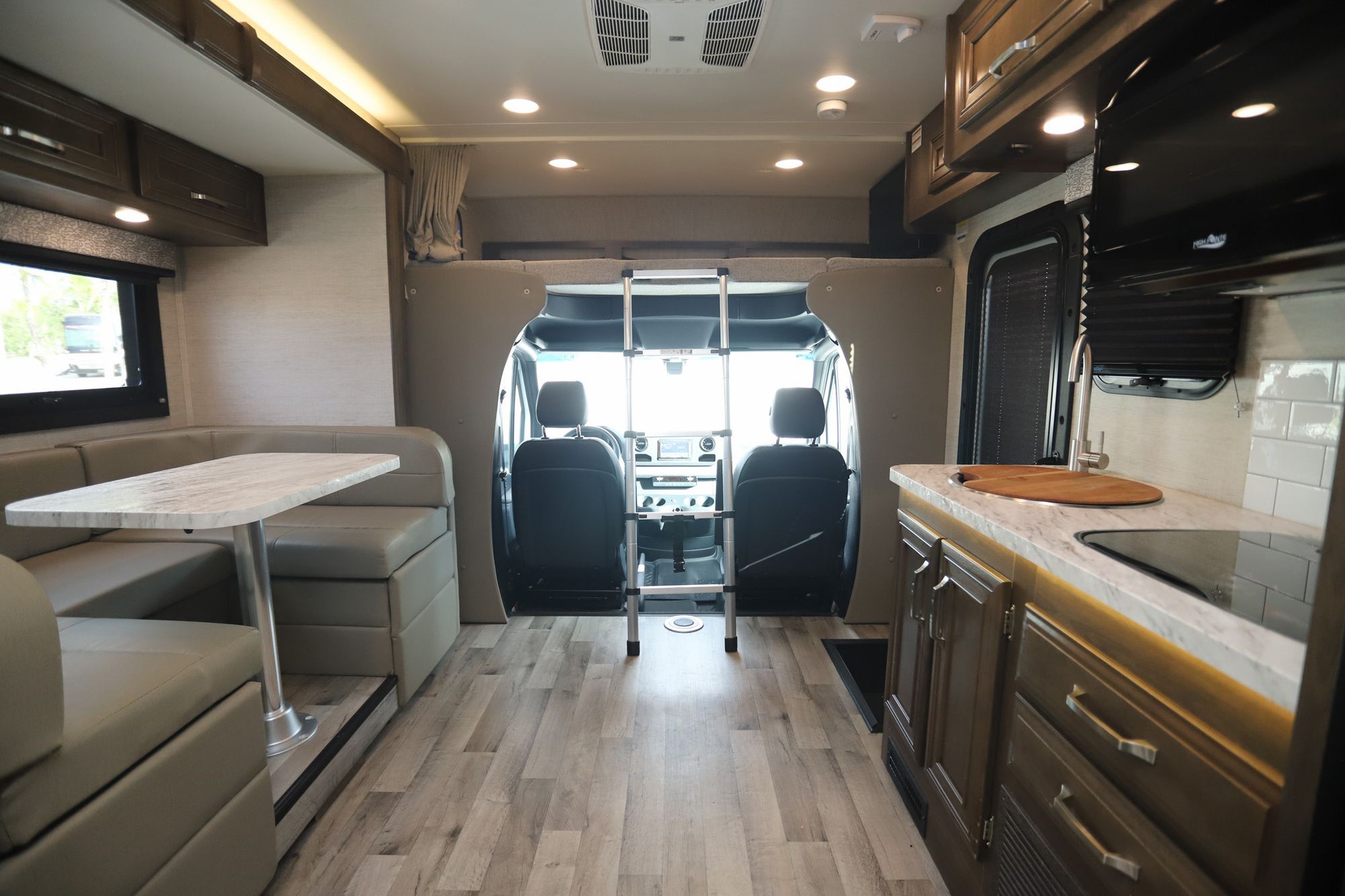 Used 2022 Jayco Melbourne 24L Class C  For Sale