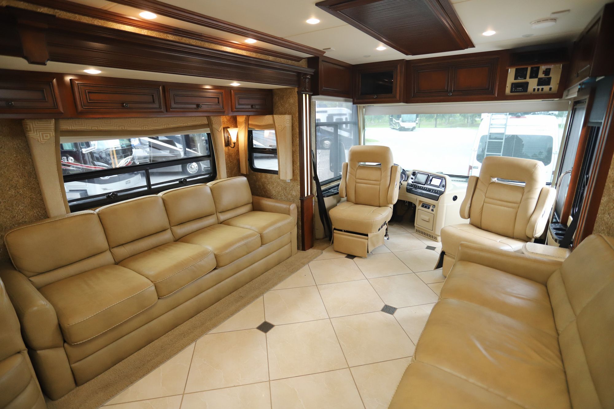 Used 2014 Newmar Dutch Star 4364 Class A  For Sale
