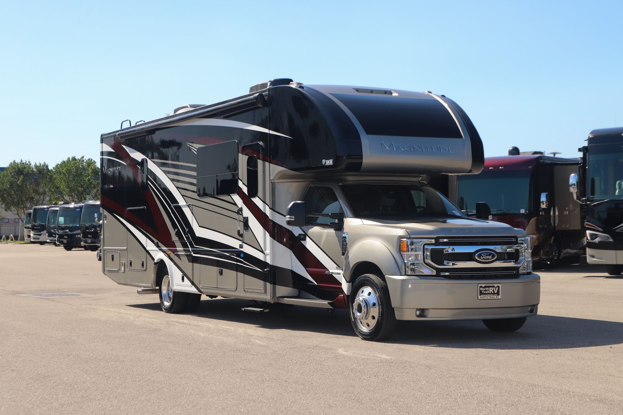 Used 2022 Thor Magnitude 34SV Super C  For Sale