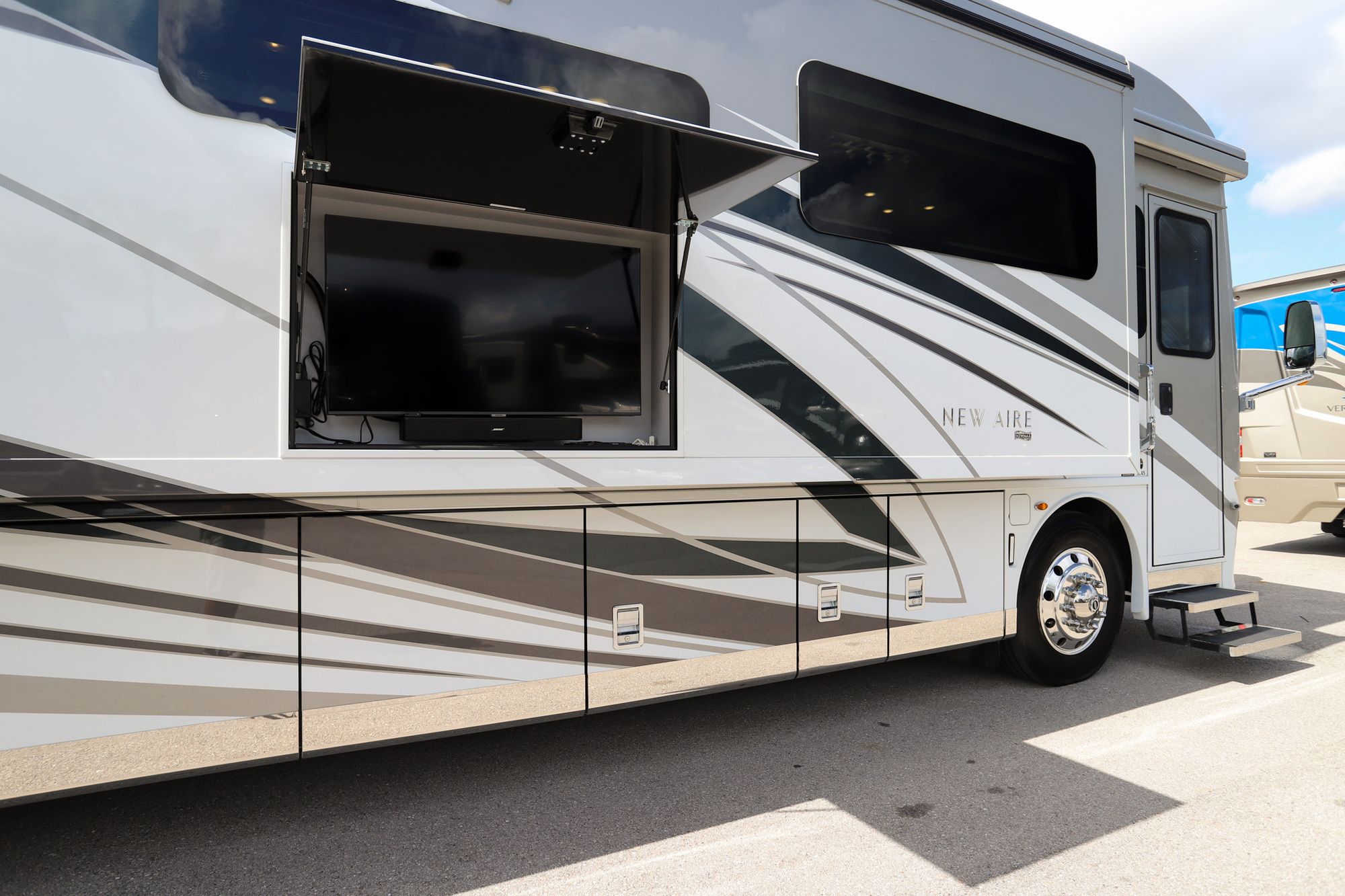 Used 2021 Newmar New Aire 3545 Class A  For Sale