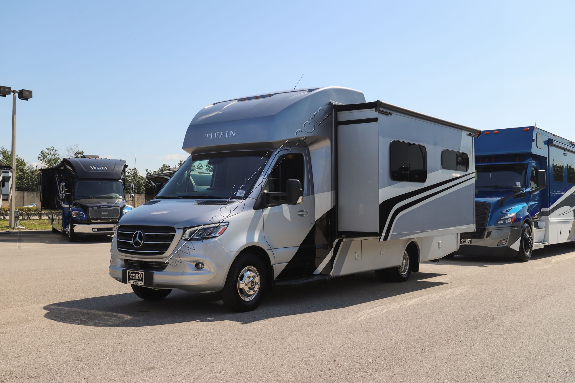 New 2023 Tiffin Motor Homes Wayfarer 25RW Class C  For Sale