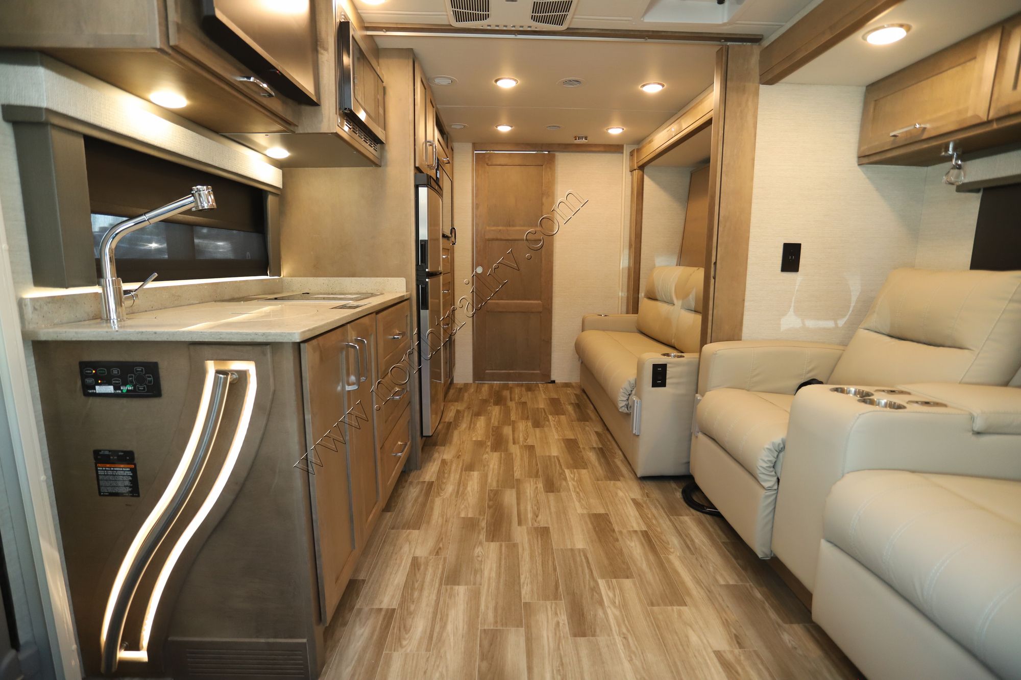 New 2023 Tiffin Motor Homes Wayfarer 25RW Class C  For Sale