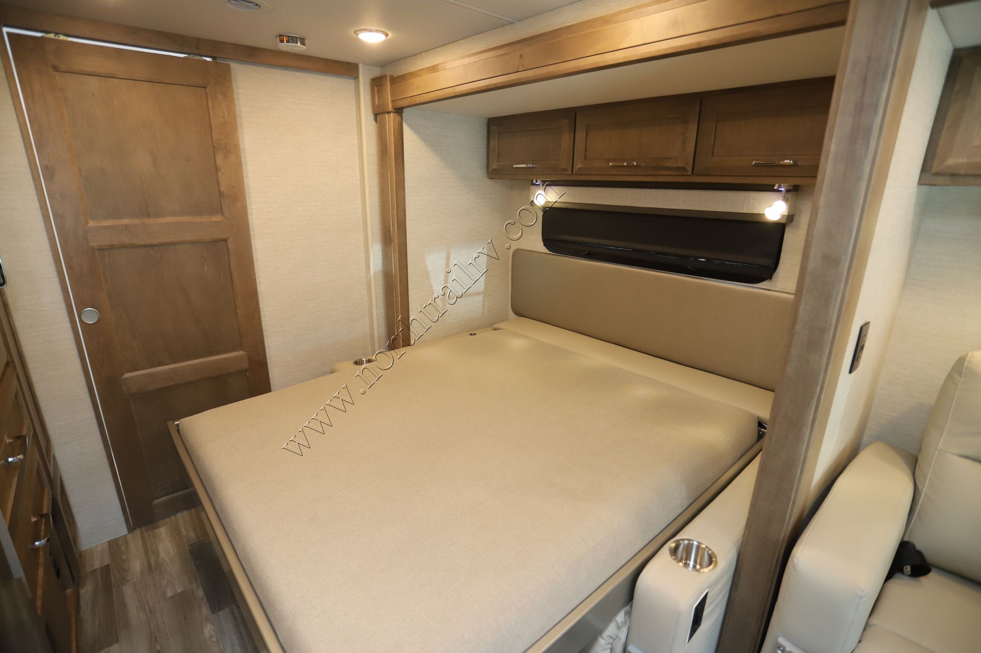 New 2023 Tiffin Motor Homes Wayfarer 25RW Class C  For Sale