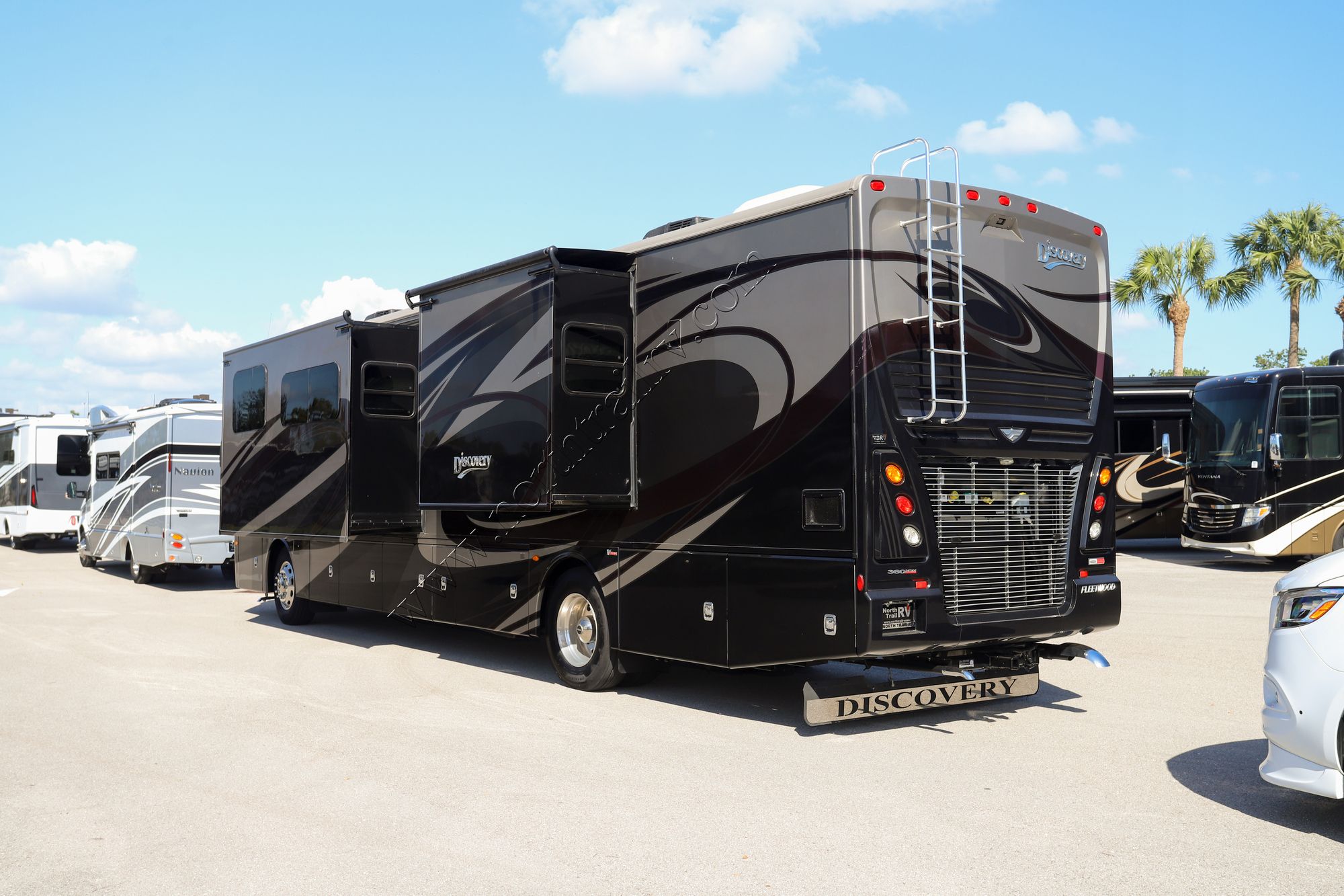 Used 2020 Fleetwood Discovery 38W Class A  For Sale