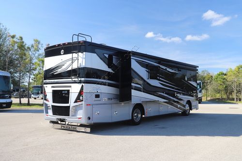 2022 Tiffin Motor Homes Phaeton 37BH