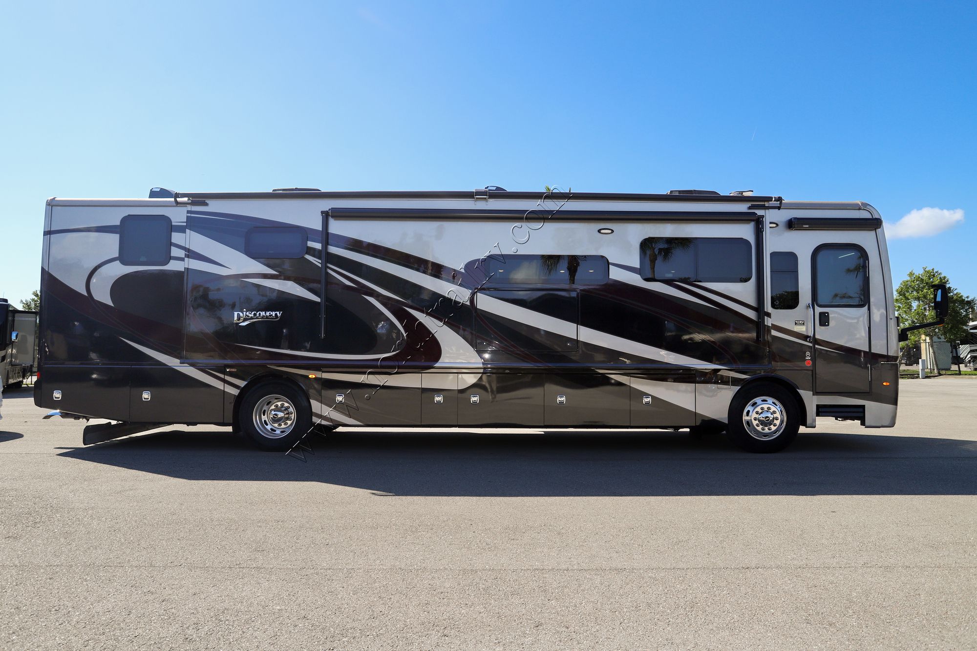 Used 2020 Fleetwood Discovery 38W Class A  For Sale