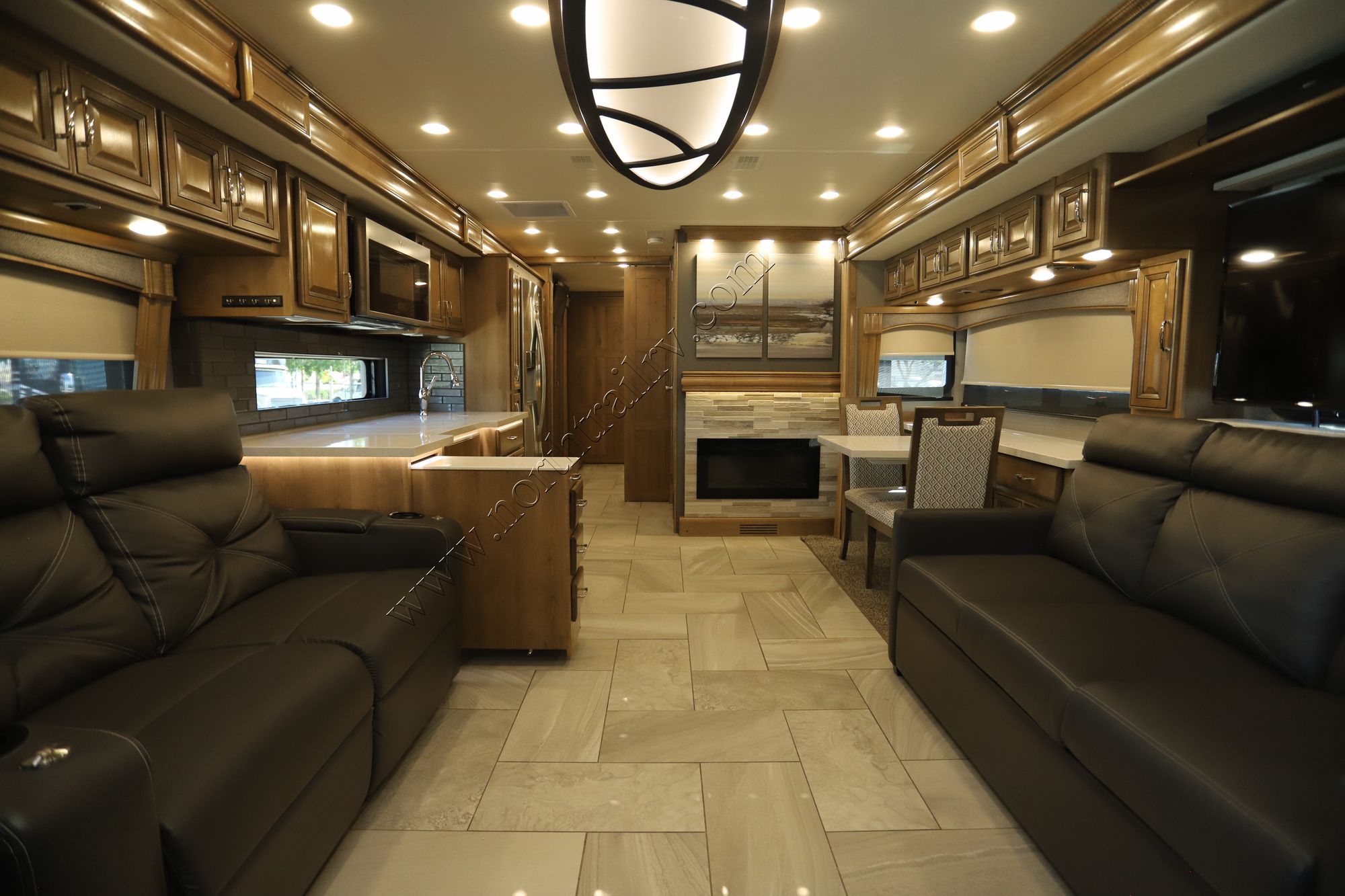 Used 2020 Fleetwood Discovery 38W Class A  For Sale