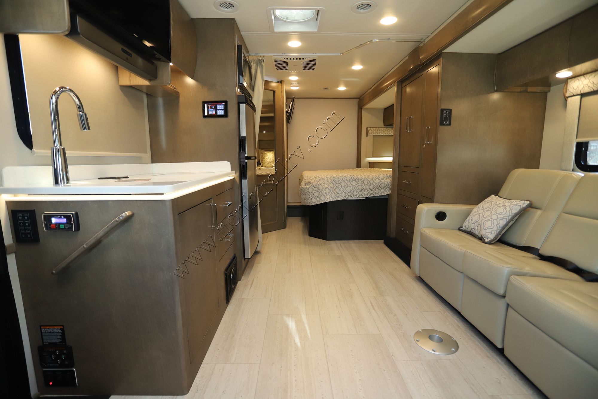 New 2023 Renegade Rv Vienna 25VFWC Class C  For Sale