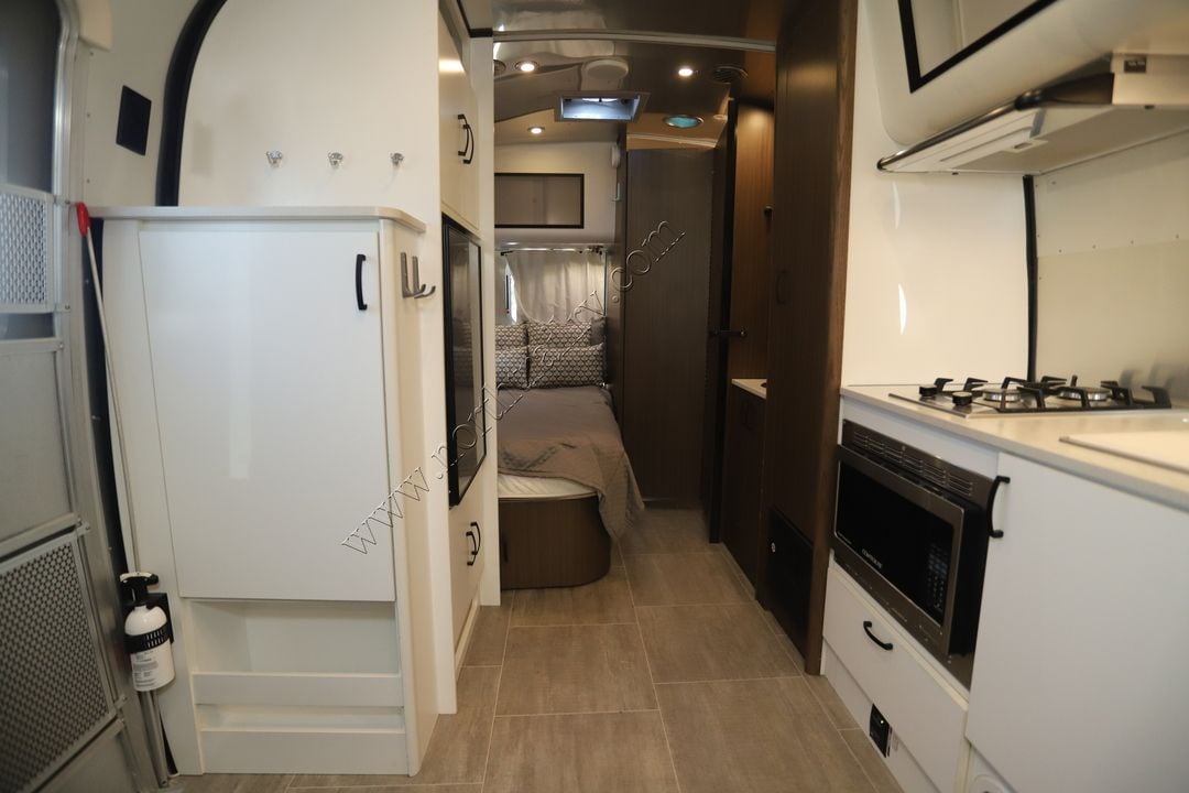 2020 Airstream Caravel 19CB 15316-1
