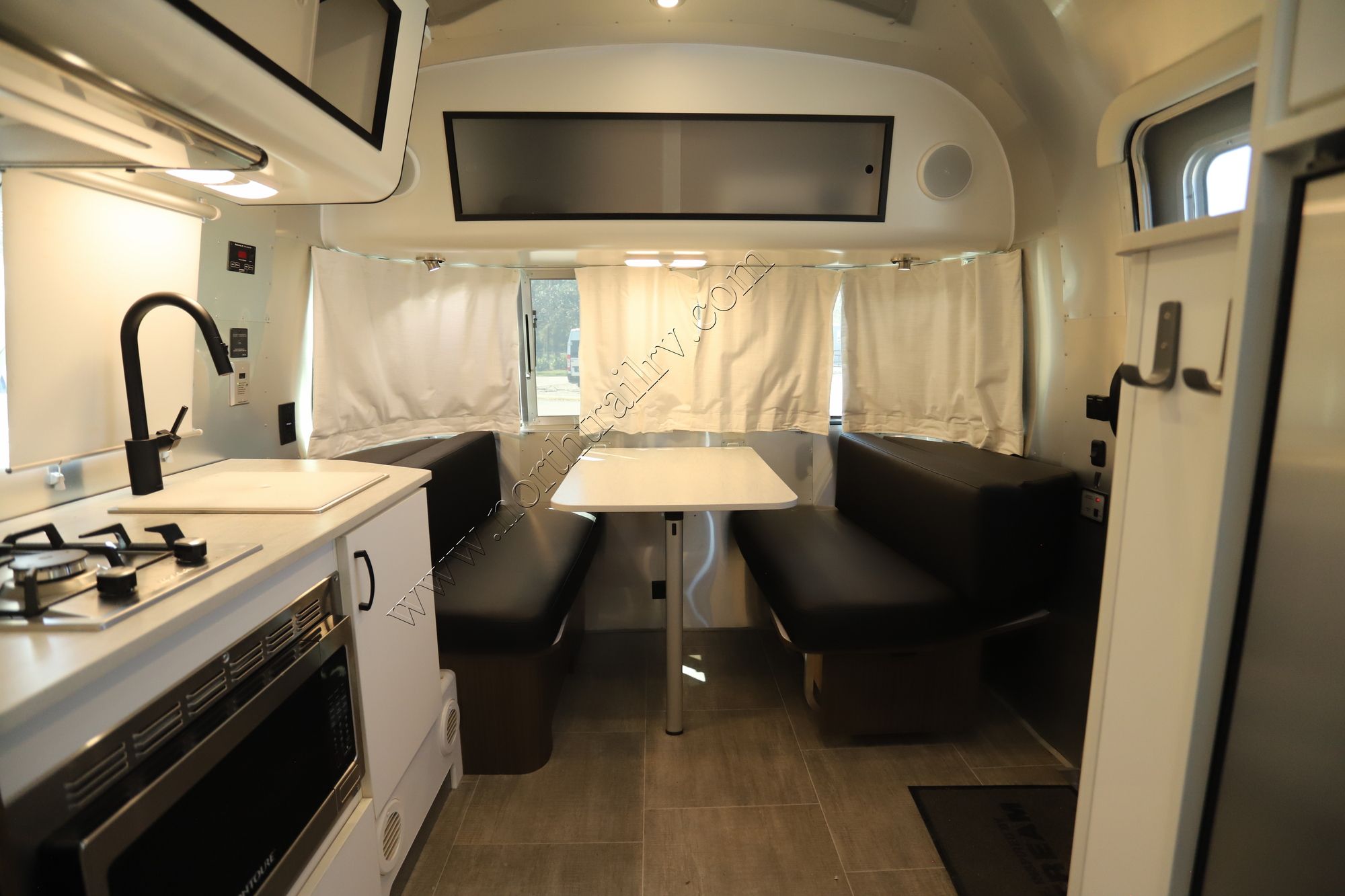 Used 2020 Airstream Caravel 19CB Travel Trailer  For Sale