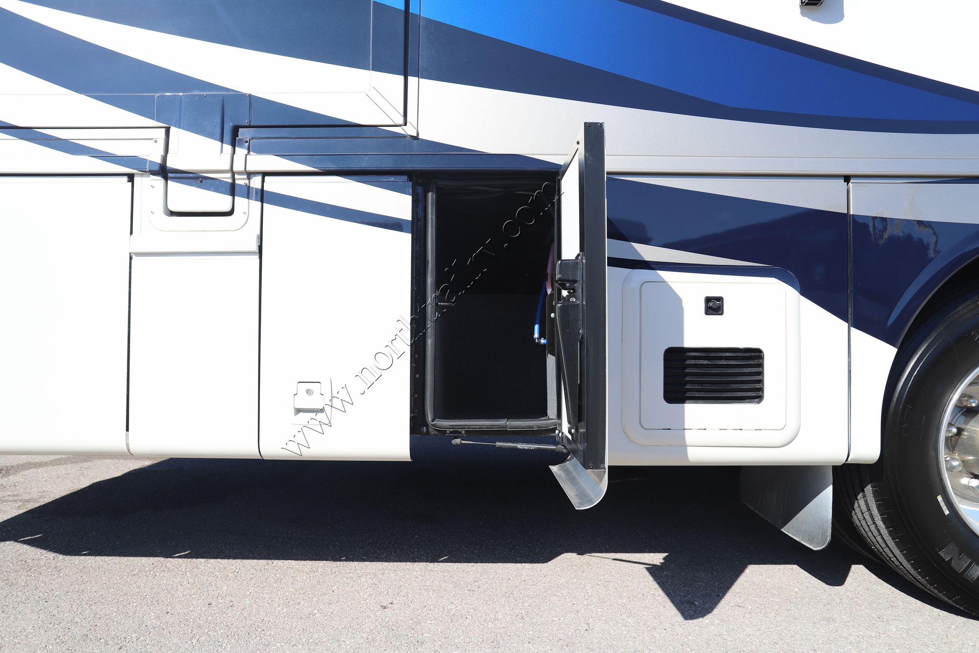 New 2023 Newmar Bay Star 3811 Class A  For Sale