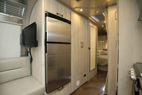 2023 Airstream International 27FB Travel Trailer