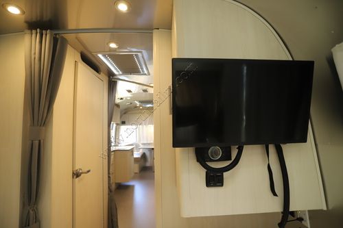 2023 Airstream Flying Cloud 27FB
