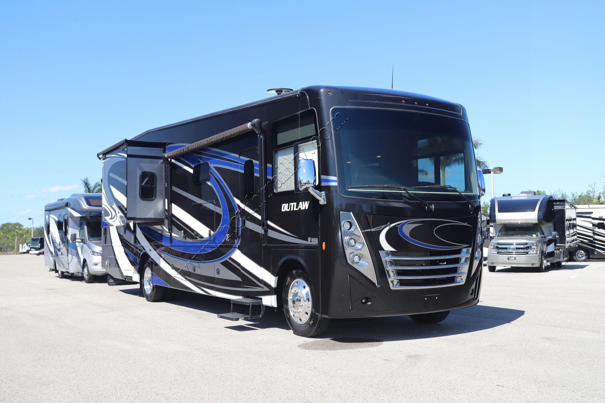 Used 2019 Thor Outlaw 37RB Class A  For Sale