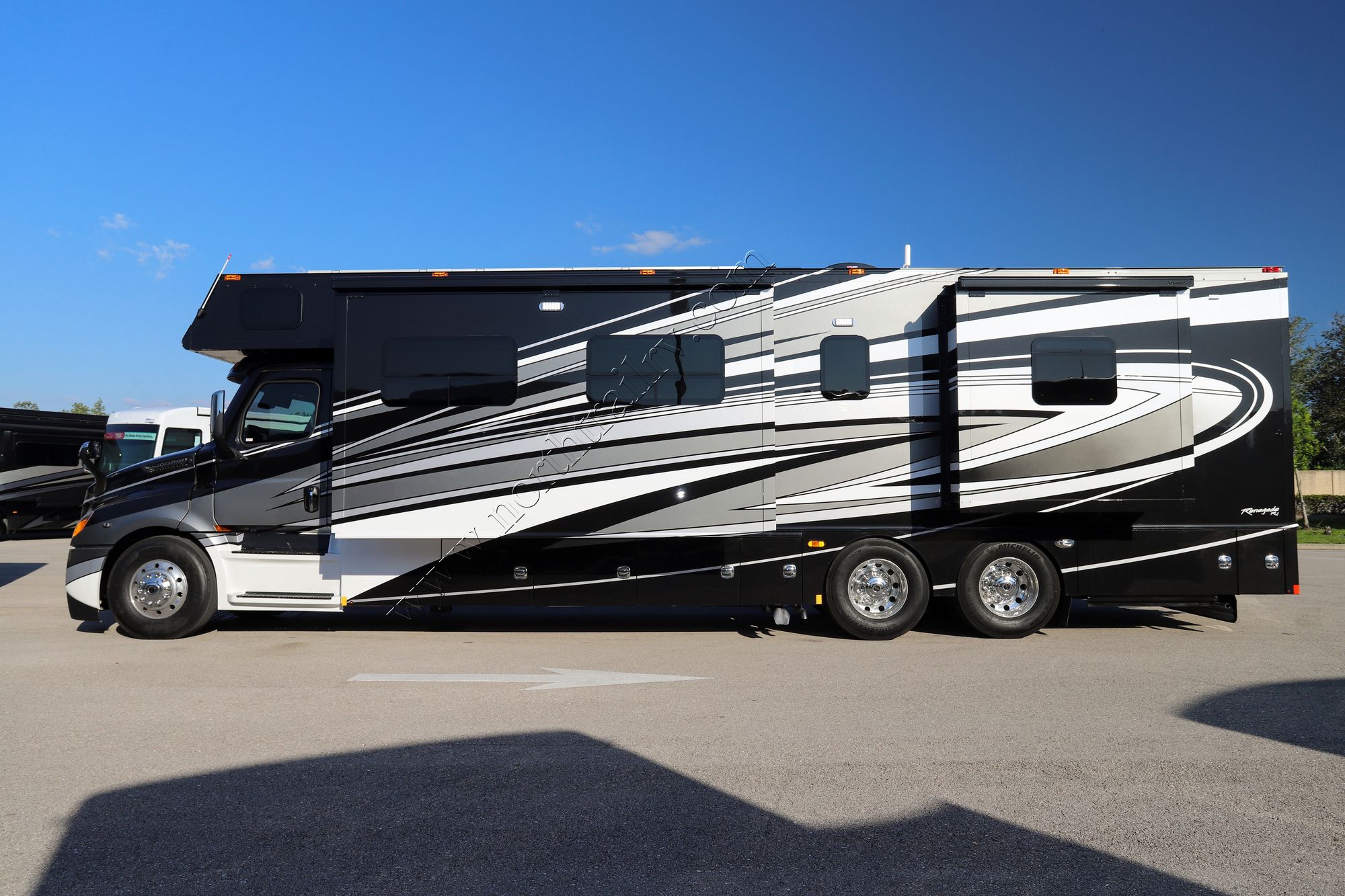 New 2023 Renegade Rv Classic 41CRB Super C  For Sale