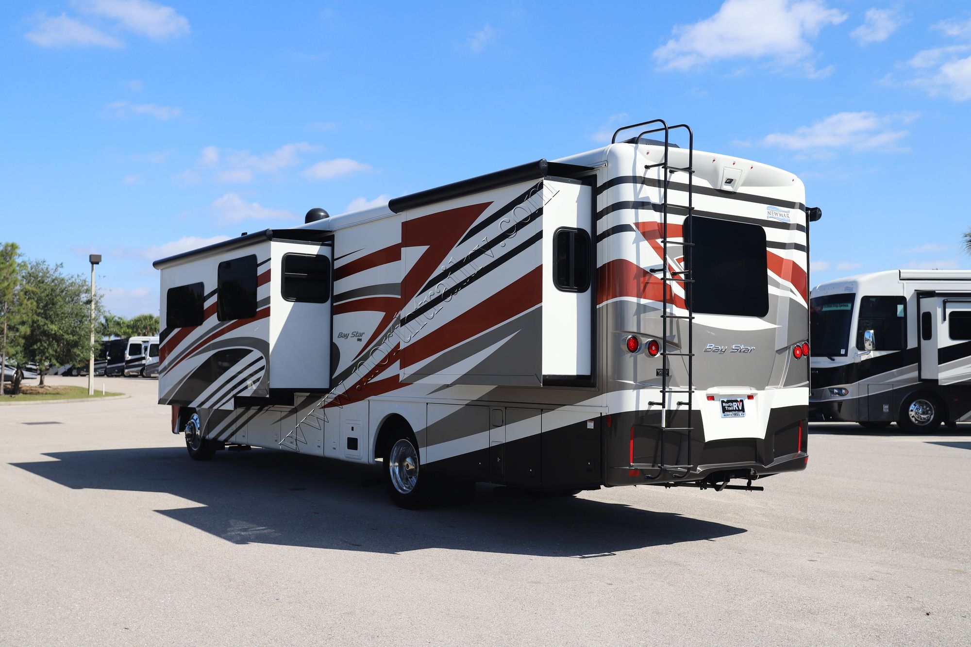 Used 2022 Newmar Bay Star 3626 Class A  For Sale