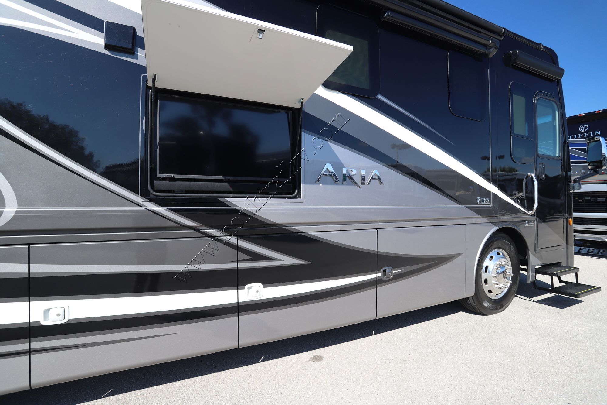 Used 2021 Thor Aria 4000 Class A  For Sale