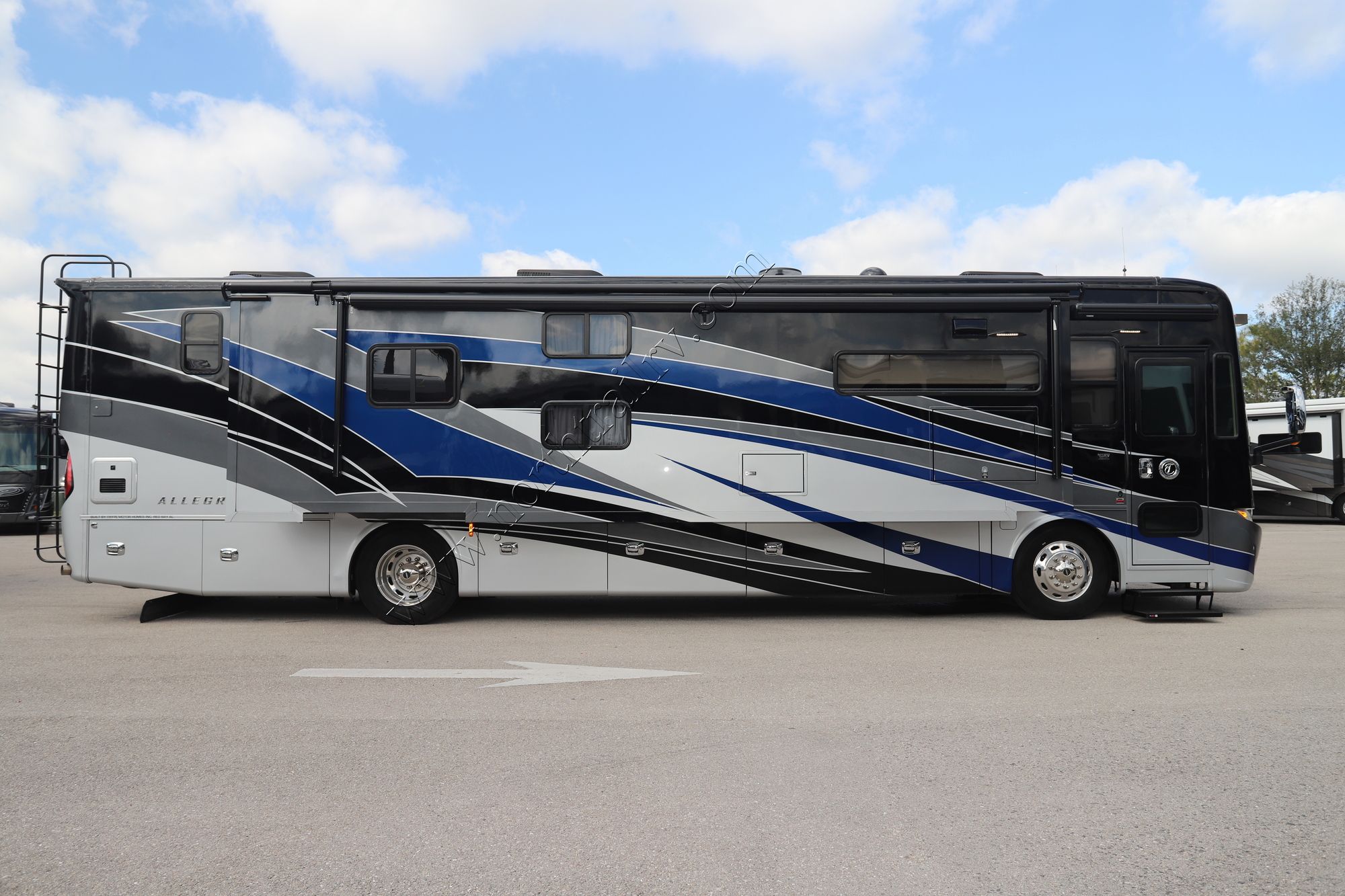 Used 2020 Tiffin Motor Homes Allegro Red 38KA Class A  For Sale