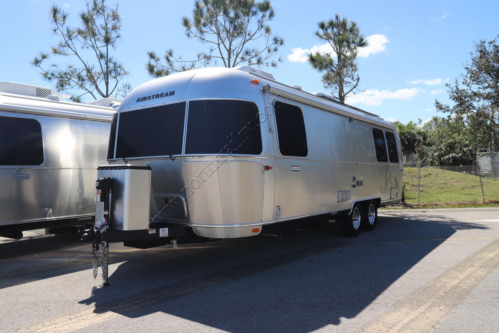 New 2023 Airstream International 27FB Travel Trailer  For Sale