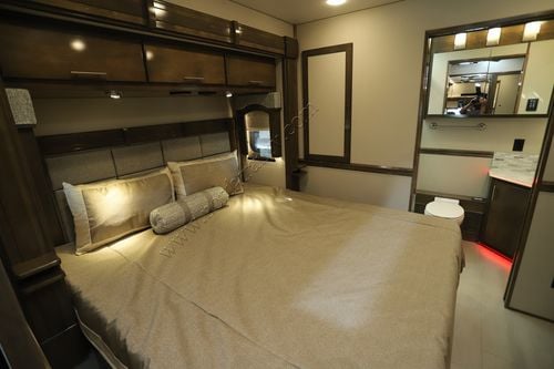 2023 Renegade Rv Classic 45CMR