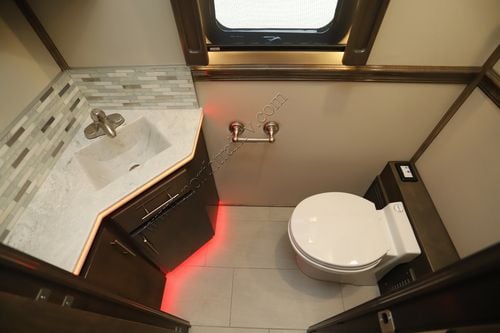 2023 Renegade Rv Classic 45CMR